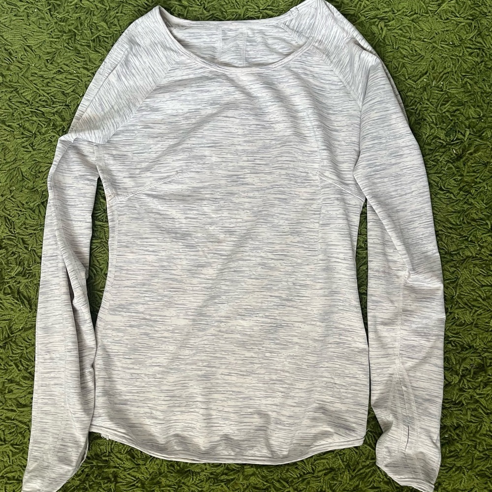 Lululemon Athletica Gray Fitted Long Sleeve T-Shirt